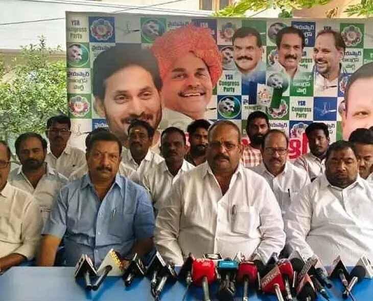 లడ్డూ ఆరోపణలు అబద్ధమని తేలిపోయింది.. చంద్రబాబు క్షమాపణ చెప్పాలి!” – కోలగట్ల డిమాండ్.