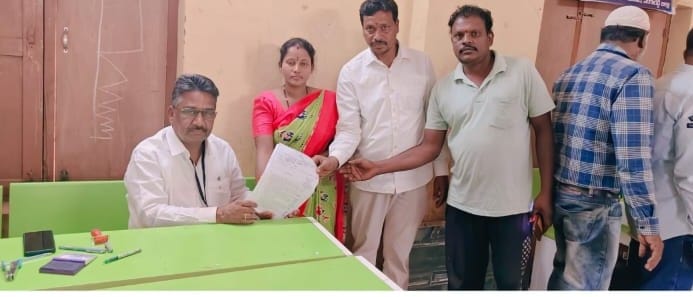 జహీరాబాద్ నియోజకవర్గంలోని కోహిర్ పట్టణంలో 9వ వార్డు కౌన్సిలర్‌గా