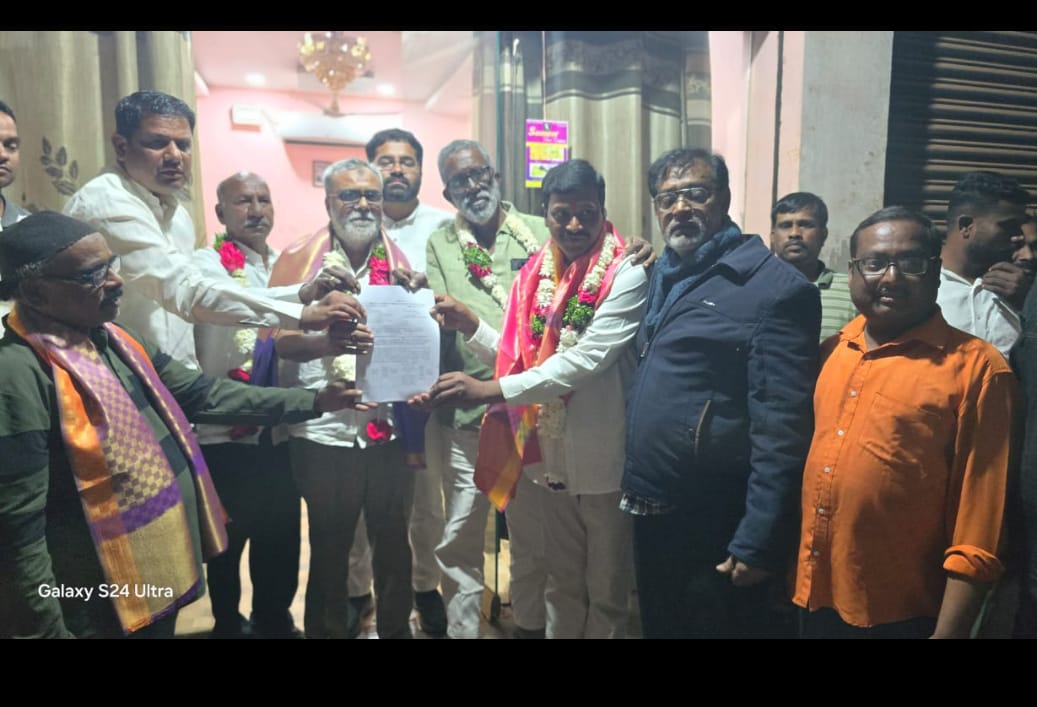 జహీరాబాద్ నియోజకవర్గంలోని కోహిర్ గ్రామంలో మున్సిపల్ కౌన్సిలర్‌గా మద్దూరి సునీతకు బీ ఫామ్ డిక్లరేషన్