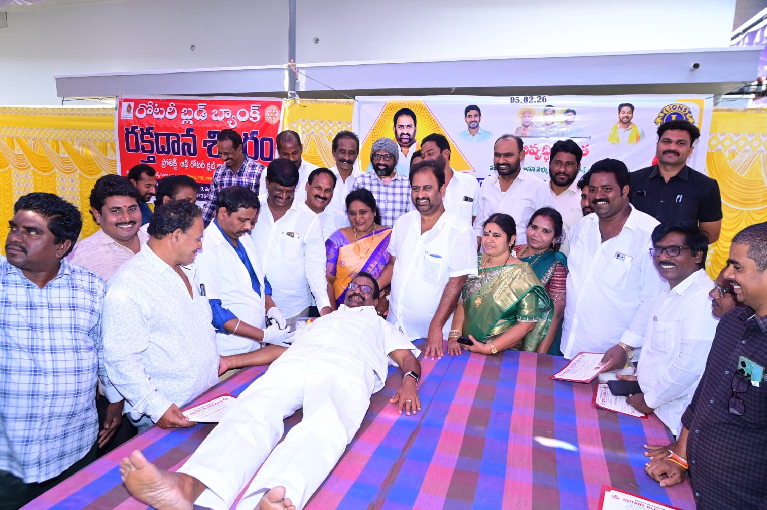 ఒక యూనిట్ రక్తం మూడు ప్రాణాలను కాపాడుతుంది(బ్లడ్ బ్యాంక్) ఎమ్మెల్యే దాట్ల – రక్తదానం మహాదానం