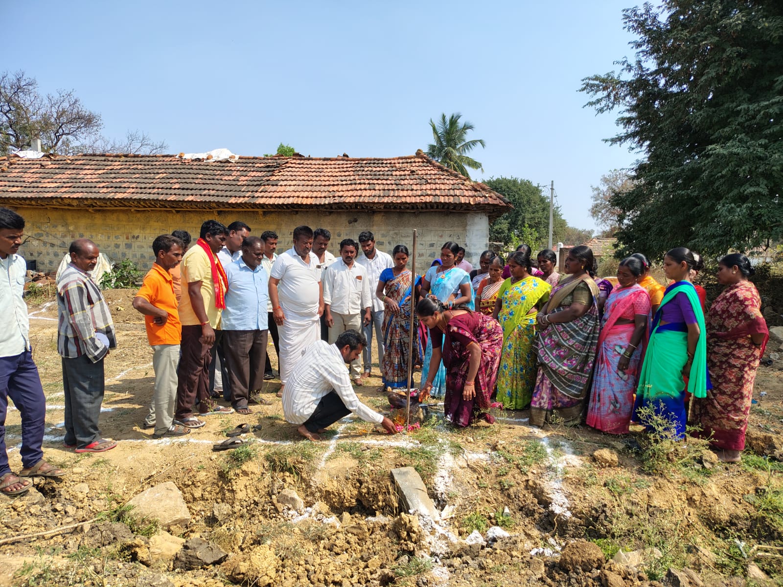 జగ్గంపేట గ్రామం లో మహిళా శక్తి భవన్ కు భూమి పూజ