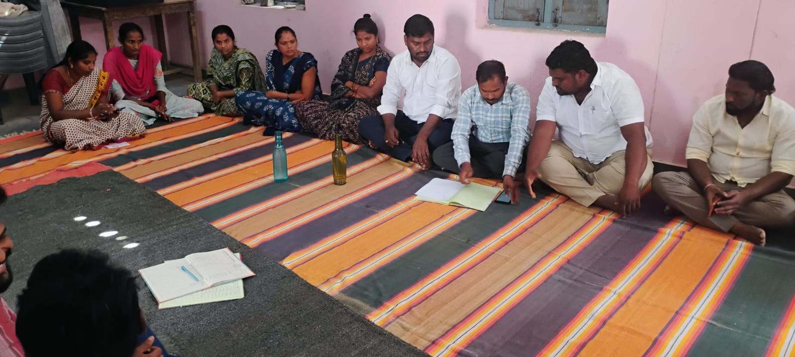 గ్రామసభ నిర్వహించిన సర్పంచ్