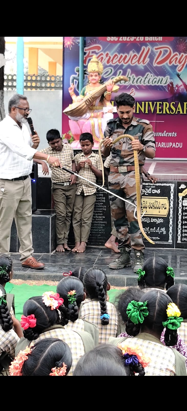 పర్యావరణ నేస్తాలు.. పాములు