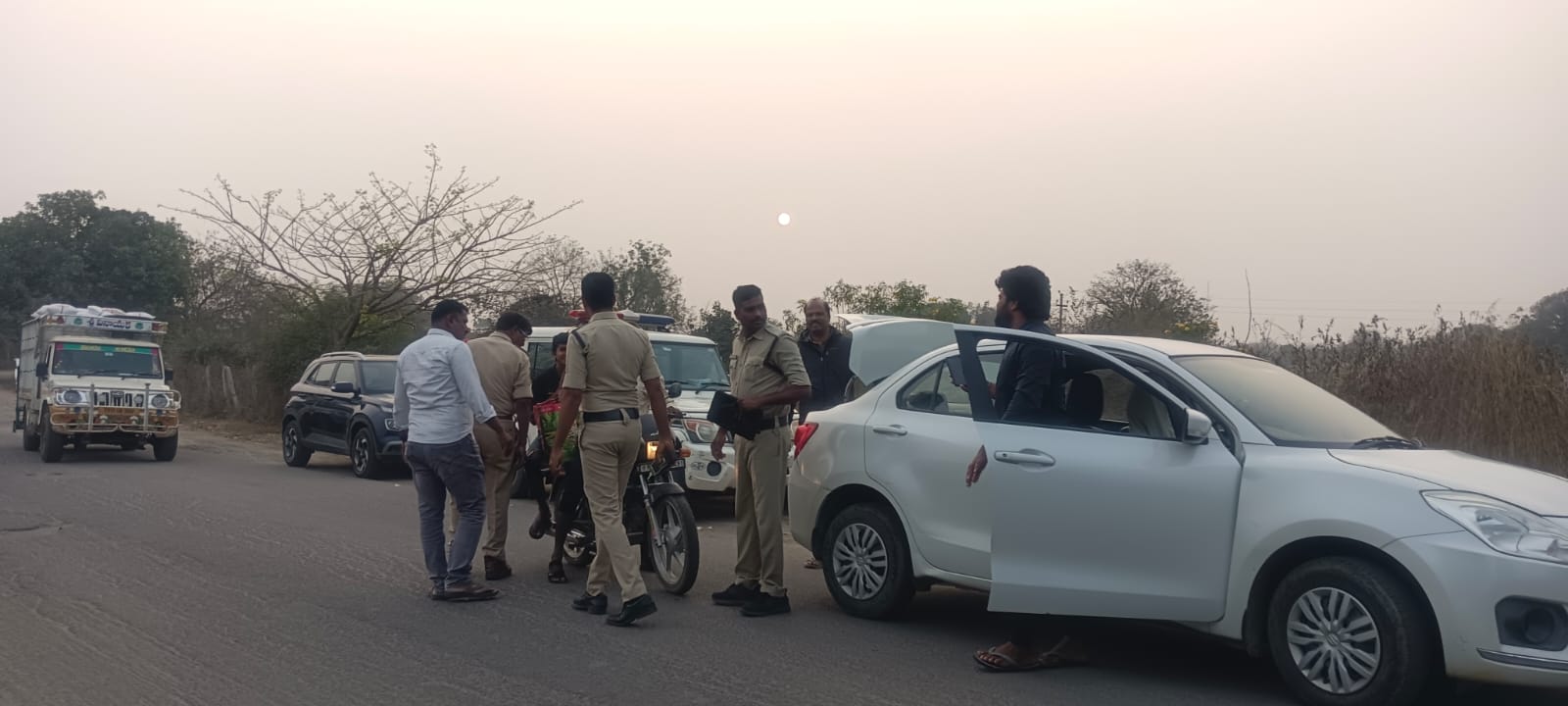 మద్యం తాగి వాహనాలు నడపరాదుఎస్ ఐ నర్సింలు