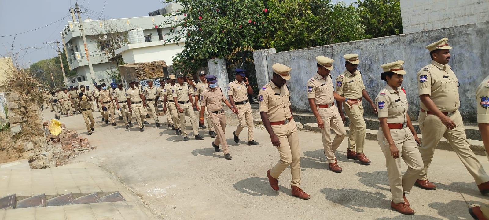 మున్సిపల్ ఎన్నికల దృశ్య పరిగి పోలీస్ స్టేషన్ పరిధిలో ప్లాగ్ మార్చ్.