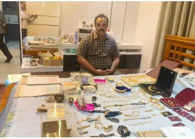 ఒంగోల్ గనుల శాఖ సర్వేయర్‌ షేక్‌ అబ్దుల్‌ ఆసిఫ్‌ ఆస్తులు రూ.6 కోట్లు.