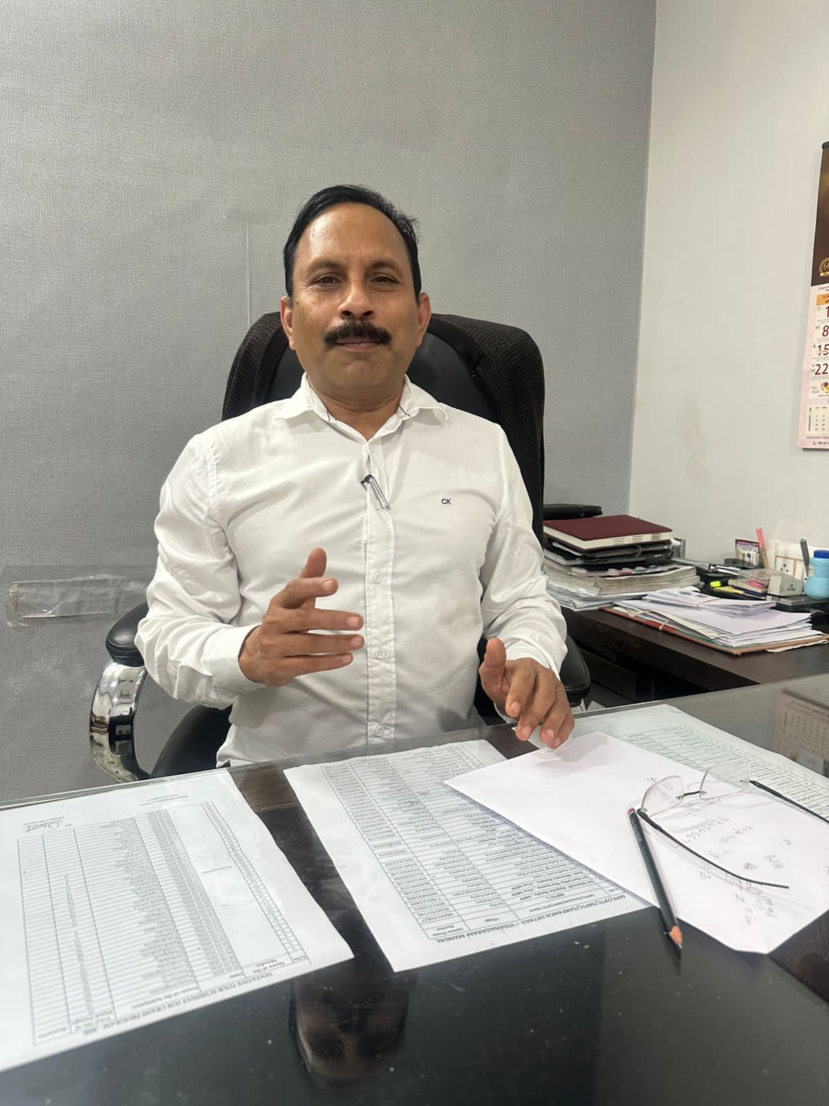 15వ ఆర్థిక సంఘం నిధులపై ఆంక్షలు చట్టవిరుద్ధం: బిల్లులు వెంటనే చెల్లించాలని ఎం.పి.పి మామిడి అప్పలనాయుడు డిమాండ్