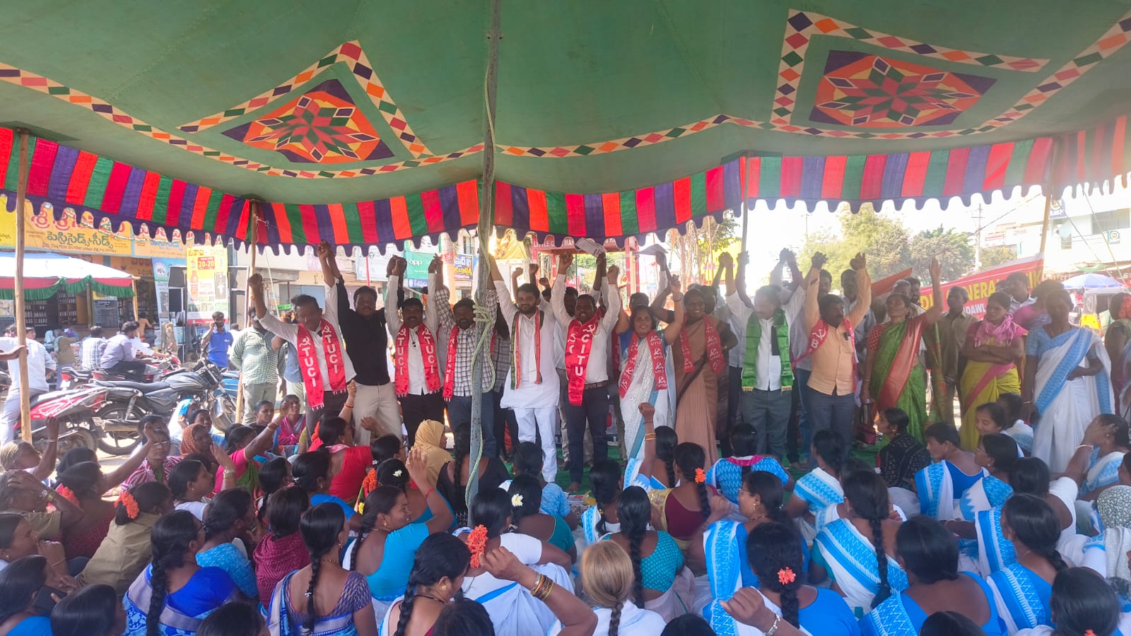 రాజ్యాంగ విలువల ధ్వంసాన్ని అడ్డుకుందాం. కార్మిక,రైతు సంఘాలు