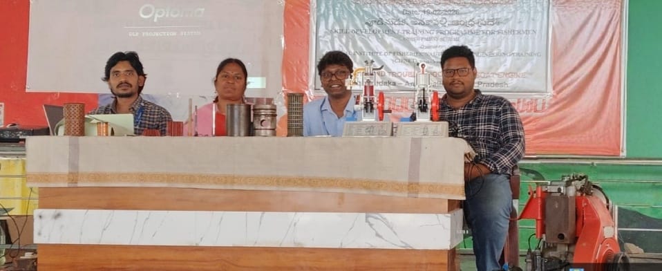మత్స్యకారులకు బోటు ఇంజన్ల నిర్వహణ పై అవగాహన సదస్సు