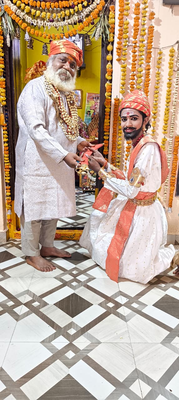 జహీరాబాద్ శాంతినగర్ శ్రీశ్రీ భవాని మాత మాణిక్ స్వామి చేతుల మీదట తుల్జా భవాని తల్వార్ , ఛత్రపతి శివాజీ మహారాజ్