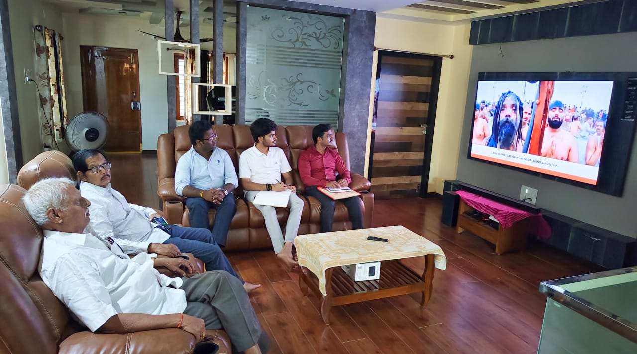 మన్ కీ బాత్ కార్యక్రమాన్ని వీక్షించిన పార్టీ నాయకులు మరియు ప్రజలు