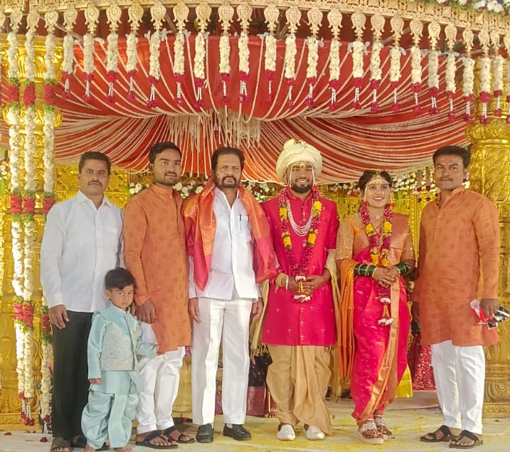 వివాహా వేడుకల్లో పాల్గొన్న ఎస్సి కార్పొరేషన్ మాజీ చెర్మెన్ వై.నరోత్తం..