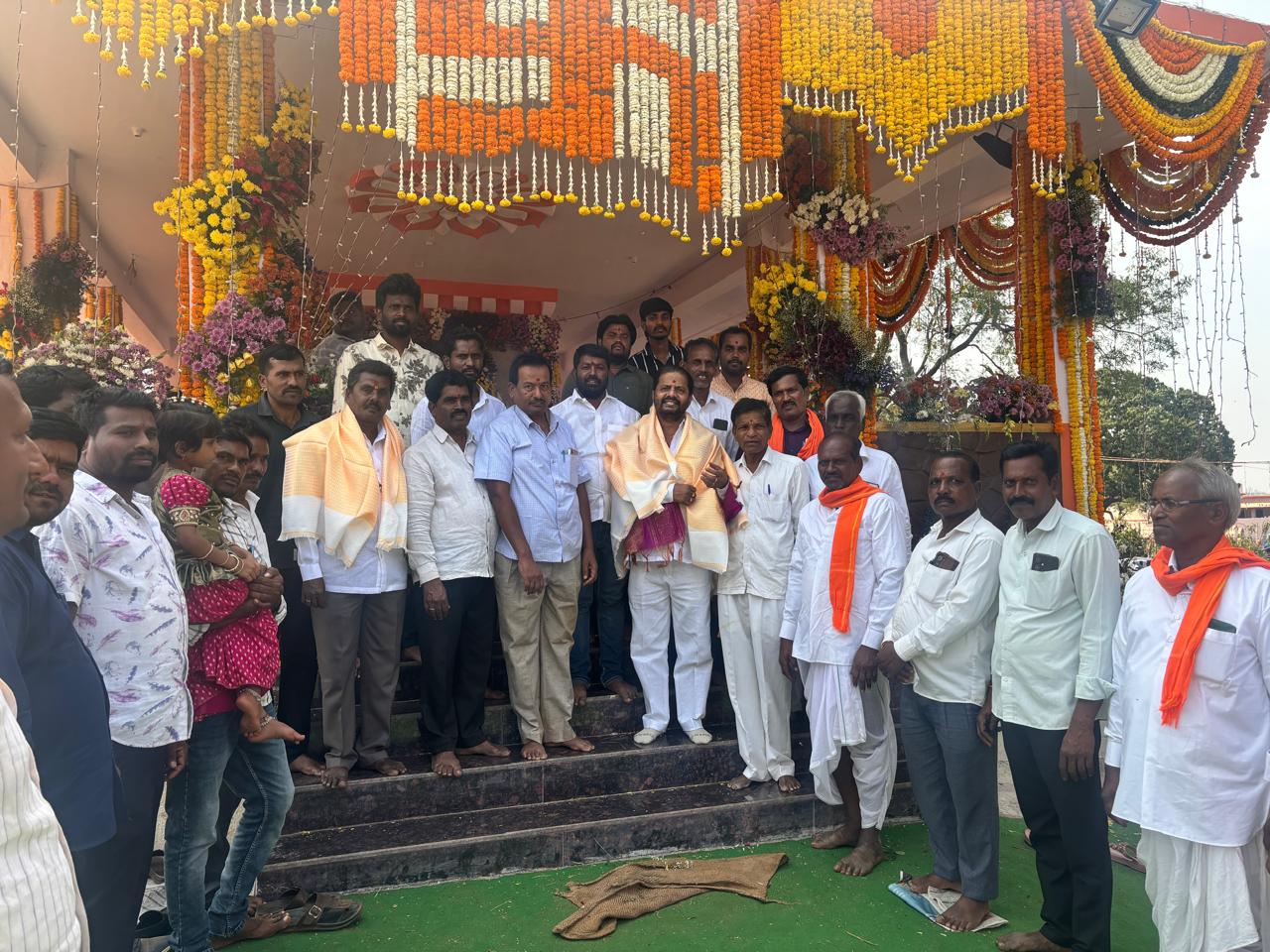 శివాలయ విగ్రహా ప్రతిష్టాపన ఉత్సవాలలో పాల్గొన్న ఎస్సి కార్పొరేషన్ మాజీ చెర్మెన్ వై.నరోత్తం..