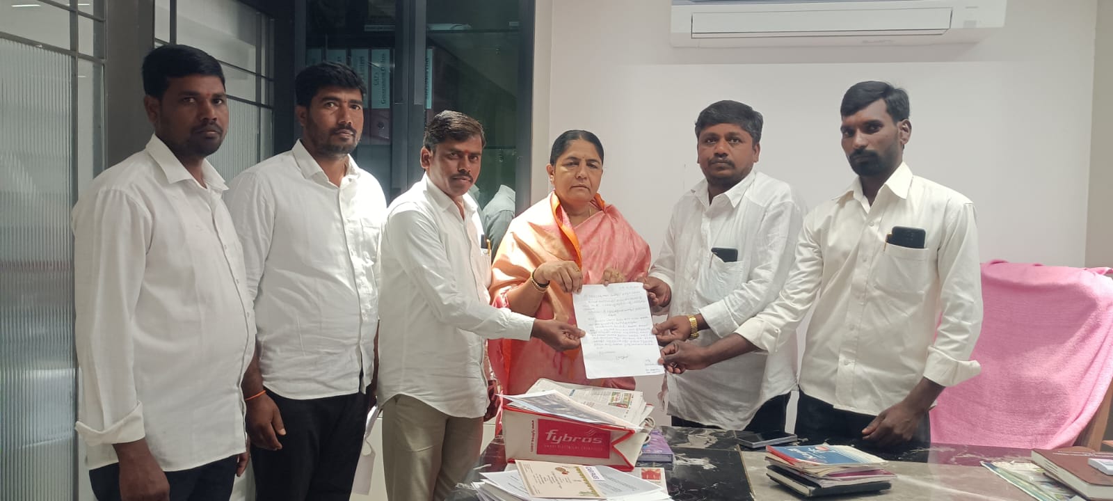 పెద్దమ్మ జాతరకు రావాలని ఆహ్వానం