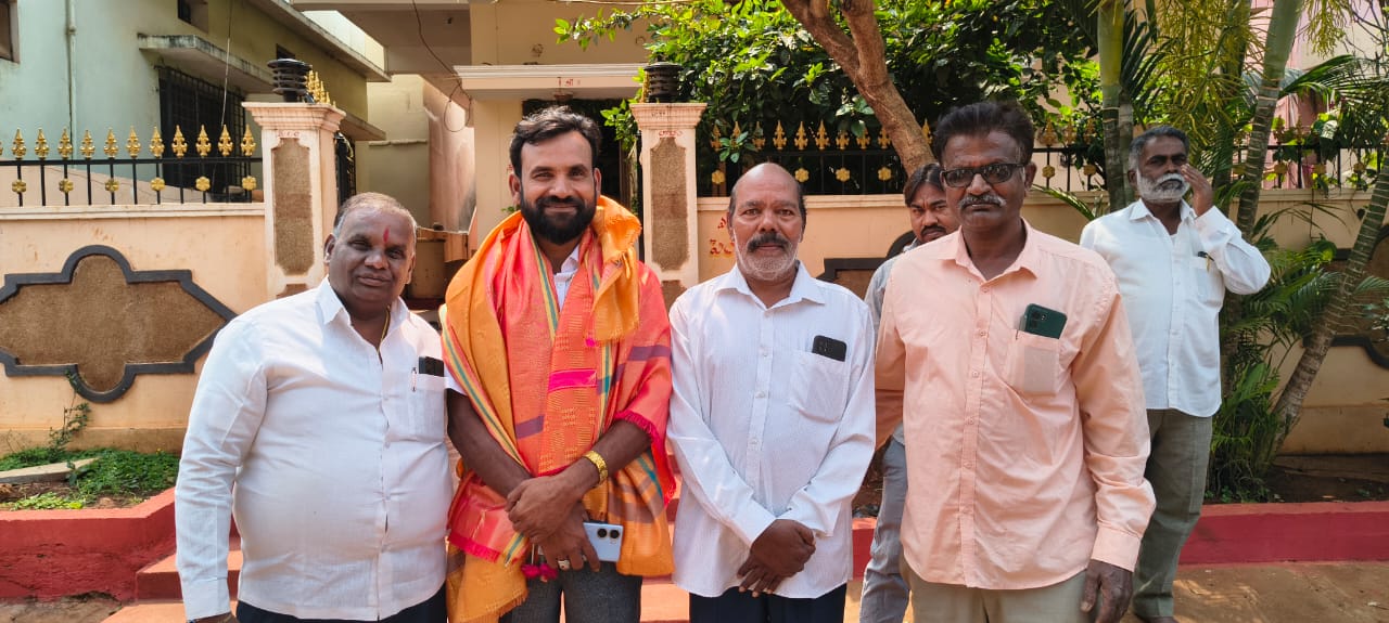 2 వార్డ్ కౌన్సిలర్ కు ఘన స్వాగతం పలికిన జర్నలిస్ట్ జానారెడ్డి