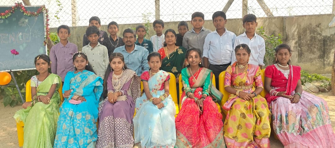 విద్యార్థులే ఉపాధ్యాయులైన వేళ