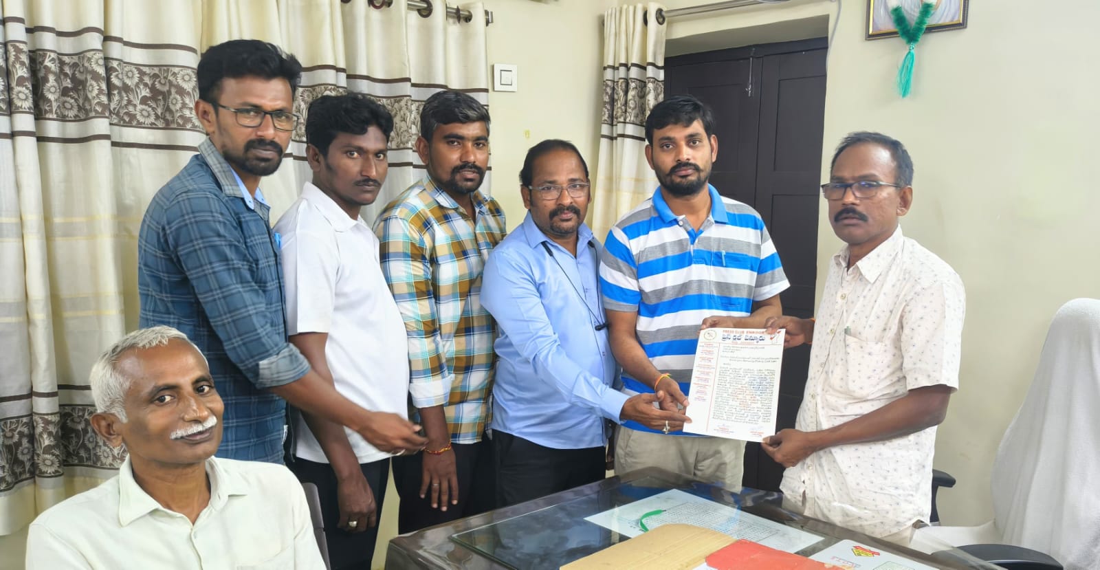 ఏన్కూర్ మండలంలో ప్రెస్ క్లబ్ భవనానికి స్థలం కేటాయించాలి