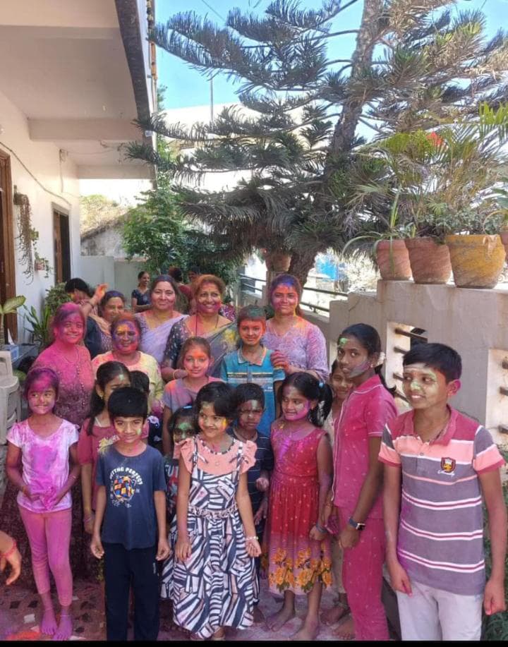 ఘనంగా హోలీ పండుగ నిర్వహించిన మున్సిపల్ చైర్మన్ సీమ రమేష్ సెట్….