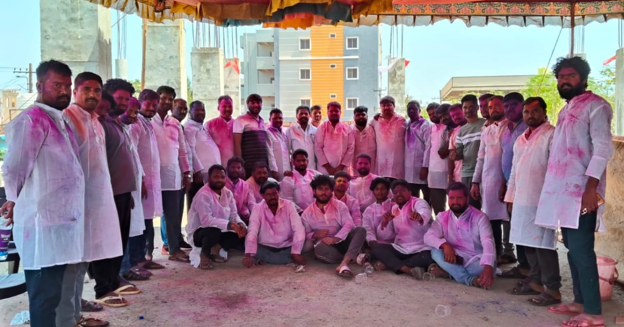 హోలీ వేడుకల్లో పాల్గొన్న ఎస్సి కార్పొరేషన్ మాజీ చెర్మెన్ వై.నరోత్తం..