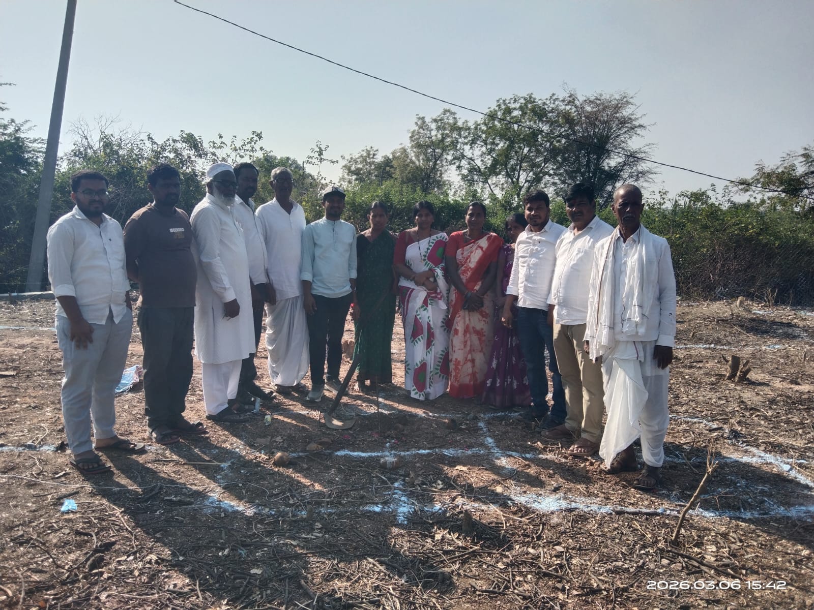 తడ్కల్ లో మహిళ భవన నిర్మాణానికి భూమి పూజ,