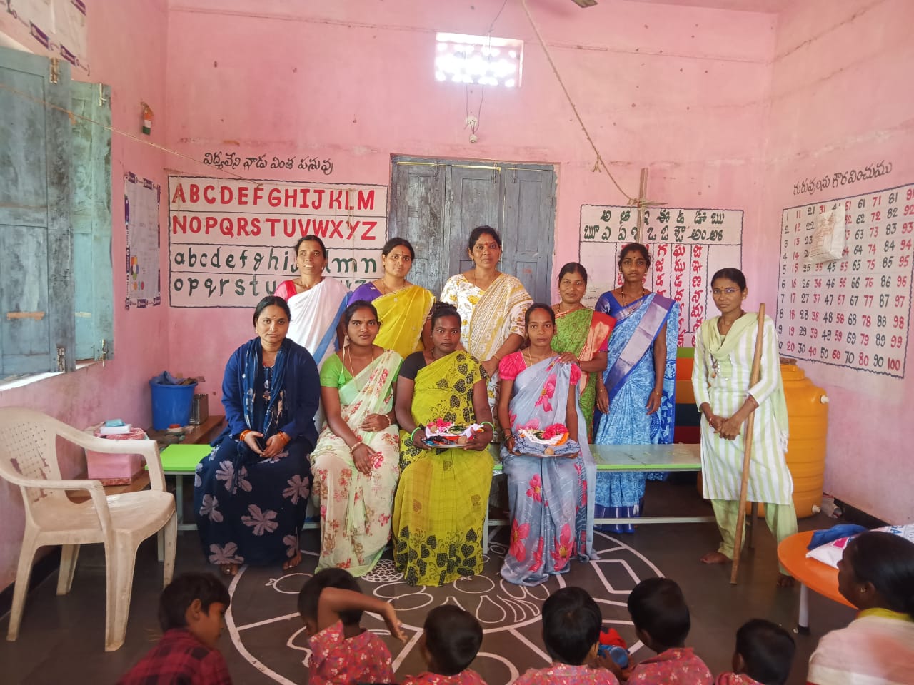 గణపూర్ అంగన్వాడీ కేంద్రలో గర్భిణీలకు శ్రీమంతం,