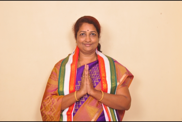 అంతర్జాతీయ మహిళా దినోత్సవం సందర్భంగా శుభాకాంక్షలు తెలిపినమున్సిపల్ చైర్మన్ సీమ రమేష్ సెట్…