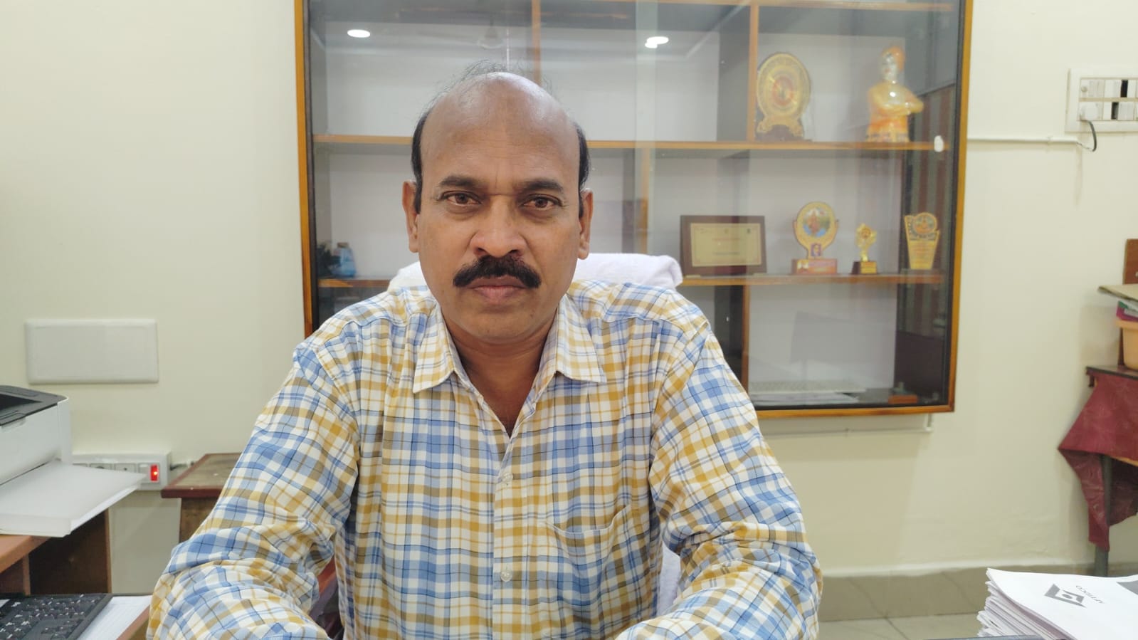 చిలకలూరిపేట పట్టణంలో సకాలంలో పన్నులు చెల్లించి పట్టణాభివృద్ధికి సహకరించండి