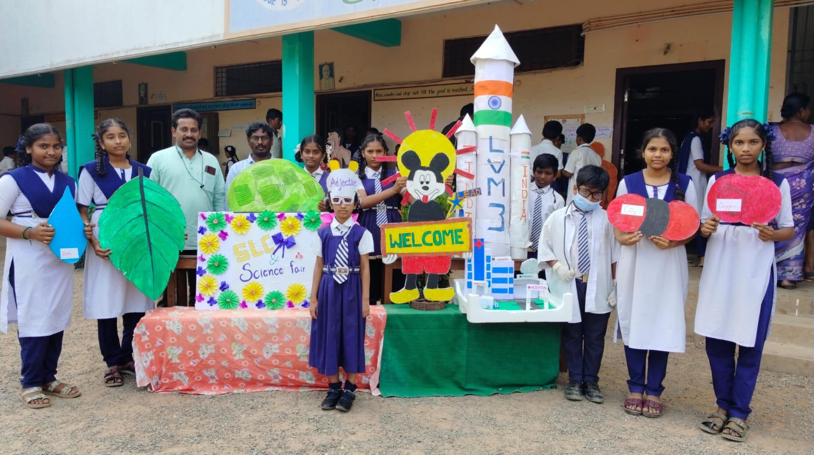 గుత్తెనదీవి సాయిరామ్ విద్యానికేతన్ లో ఘనంగా సైన్స్ ఫెయిర్..