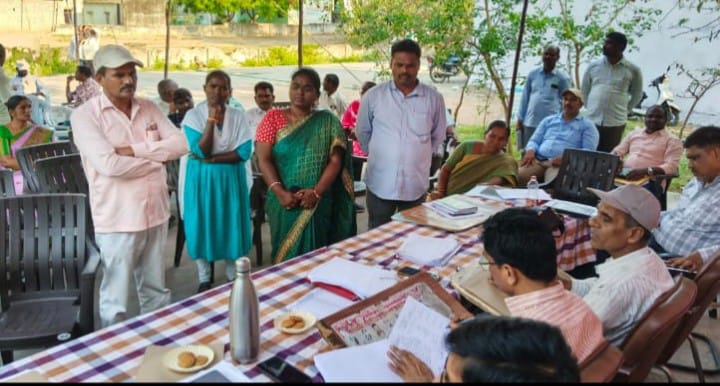 .ఉపాధి హామీ పనులపై సామాజిక తనిఖీలు చేసిన అధికారులు