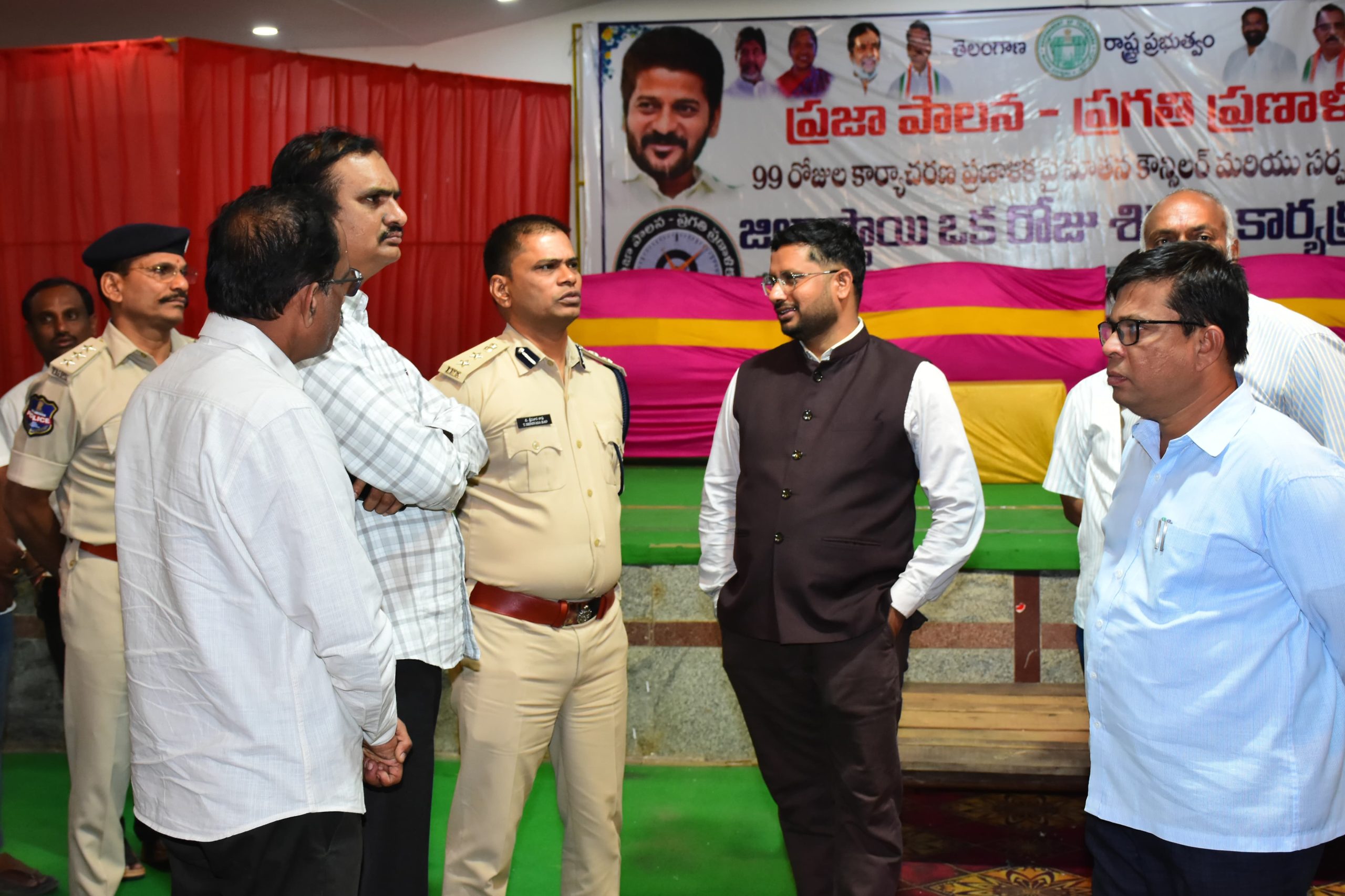 సర్పంచ్, కౌన్సిలర్ ల శిక్షణ ఏర్పాట్లను పరిశీలించిన జిల్లా కలెక్టర్, జిల్లా ఎస్పీ.