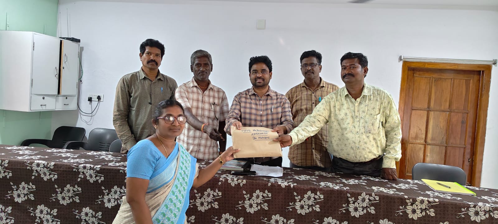 సంపూర్ణ అక్షరాస్యులుగా తీర్చిదిద్దడమే అక్షరాంధ్ర ప్రధాన లక్ష్యం ఎంపీడీఓ రాజేశ్వర్ రావు