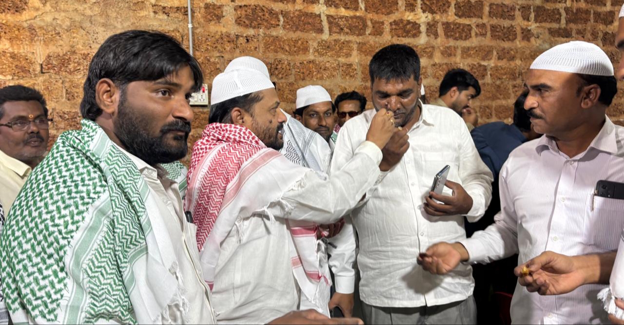 ఇఫ్తార్ కార్యక్రమంలో పాల్గొన్న ఎస్సి కార్పొరేషన్ మాజీ చేర్మెన్ వై.నరోత్తం..