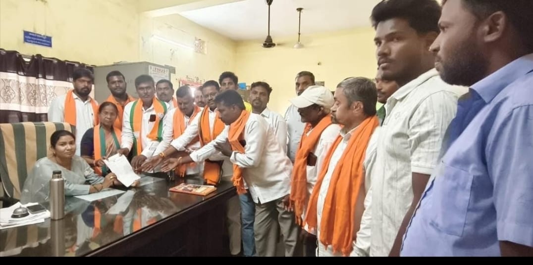 భారతీయ జనతా పార్టీ ఆధ్వర్యంలో డిప్యూటీ తాసిల్దార్ కి వినతిపత్రం