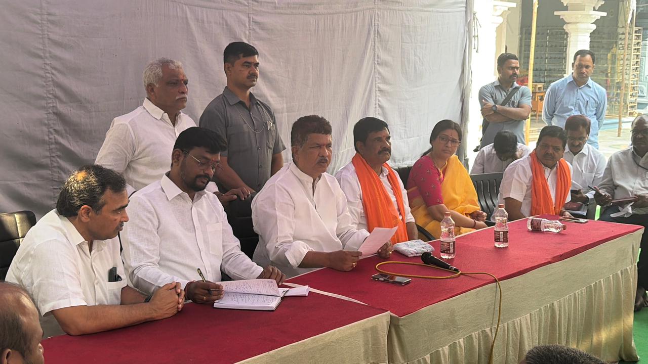 శ్రీరామనవమి ఏర్పాట్లపై సమగ్ర సమీక్ష – భక్తులకు ఎలాంటి అసౌకర్యం లేకుండా చర్యలు తీసుకోవాలి: ఎమ్మెల్యే మాధవరం కృష్ణారావు