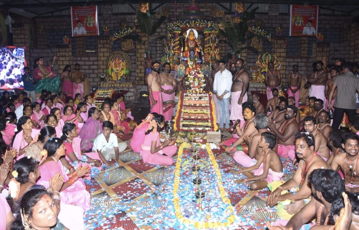 నూకంబిక అమ్మవారి ఆలయంలో భారీ అంబలం పూజ