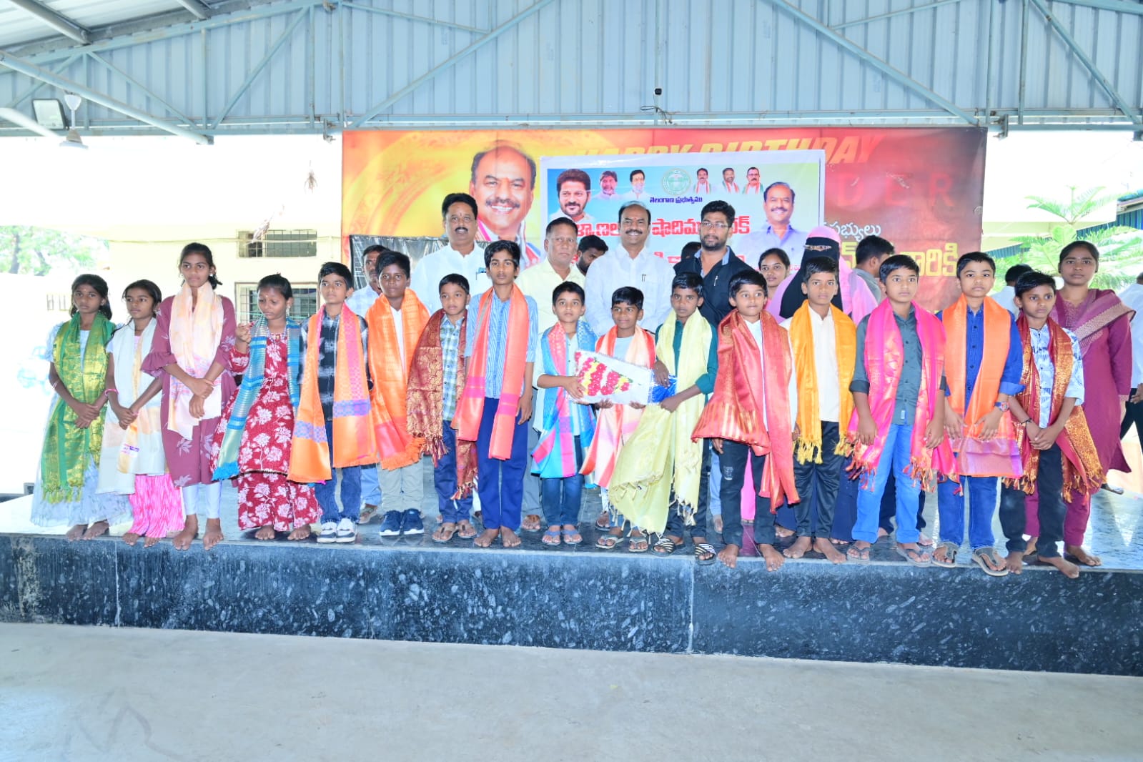 నవోదయ ప్రవేశ పరీక్షలో 16 మంది జోగులాంబ గద్వాల జిల్లా విద్యార్థులు సీట్లు సాధించారు