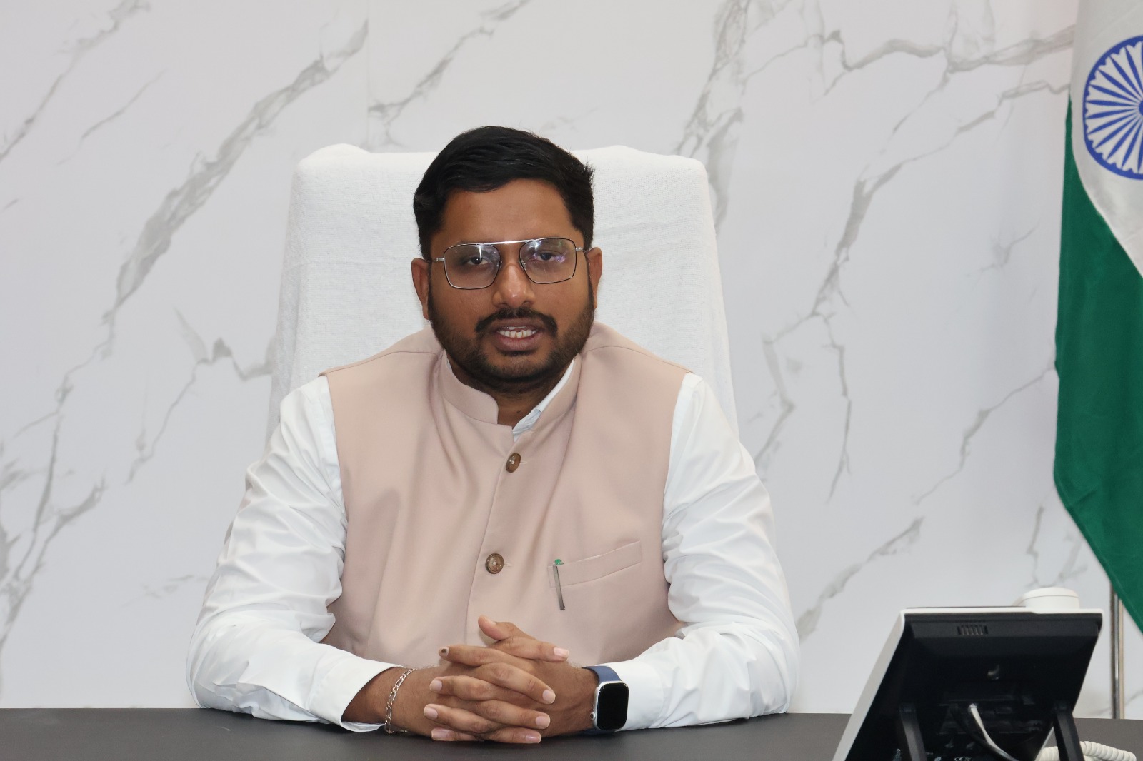 పారదర్శకంగా గ్యాస్ సిలిండర్ల సరఫరా.