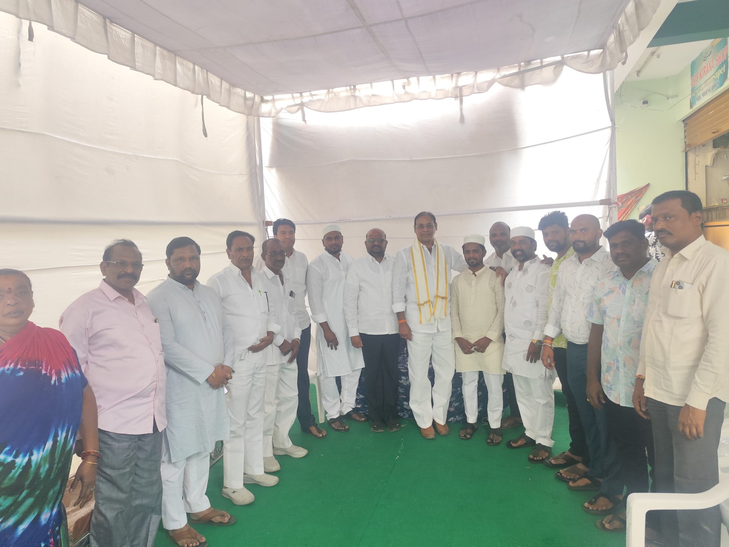 మూసాపేట్ కాంగ్రెస్ పార్టీ సీనియర్ నాయకులు చున్ను పాష ఆధ్వర్యంలో రంజాన్ వేడుకలు