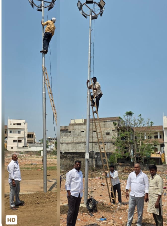 మార్కెట్ యార్డులో నూతన ఐమాక్స్ లైట్లు.