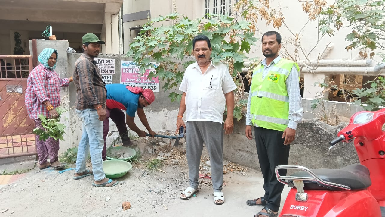 పట్టణ పరిశుభ్రతకు ప్రాధాన్యత ఇస్తూ శేరిలింగంపల్లి నియోజకవర్గంలో మున్సిపల్ యంత్రాంగం విస్తృతంగా శుభ్రత కార్యక్రమాలు