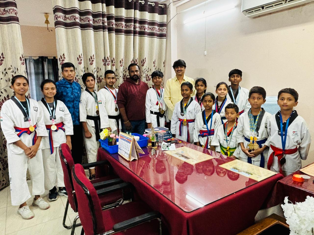 రాష్ట్రస్థాయిలో ప్రతిభ చాటిన జిల్లా టైక్వాండో క్రీడాకారులు.