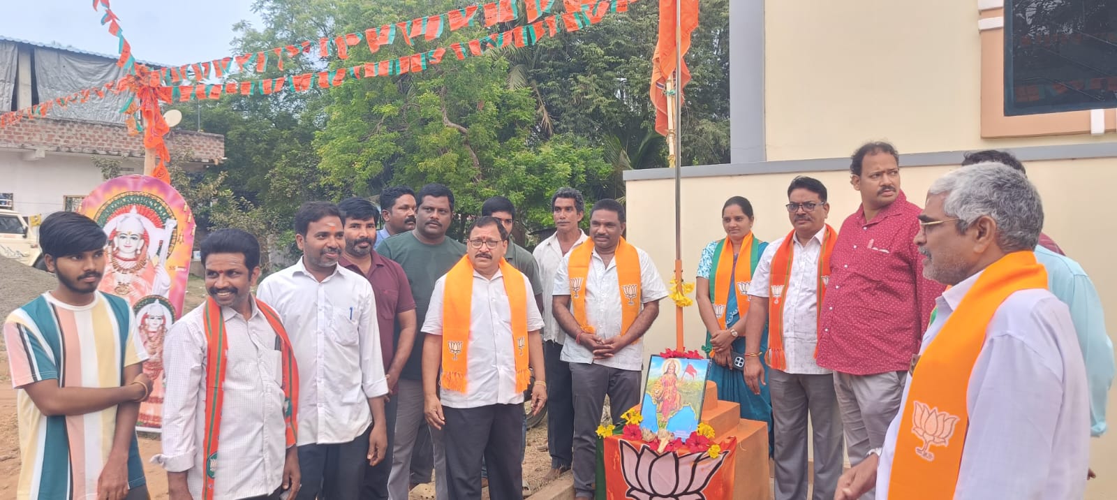 భారతీయ జనతా పార్టీ ఆవిర్భావ దినోత్సవం సందర్భంగా జెండా ఆవిష్కరణ