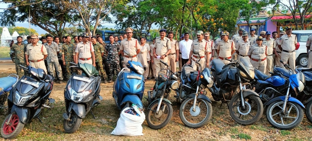 అచ్యుతాపురం సెజ్ పరిధిలో పోలీసుల కార్డెన్ సెర్చ్