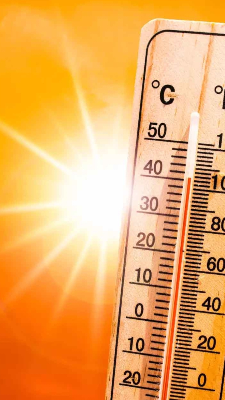 తెలంగాణలో అత్యవసర హెచ్చరిక జారీ సూర్య కిరణాలు ఉష్ణోగ్రత 45°C నుండి 55°C వరకు పెరుగుతాయి