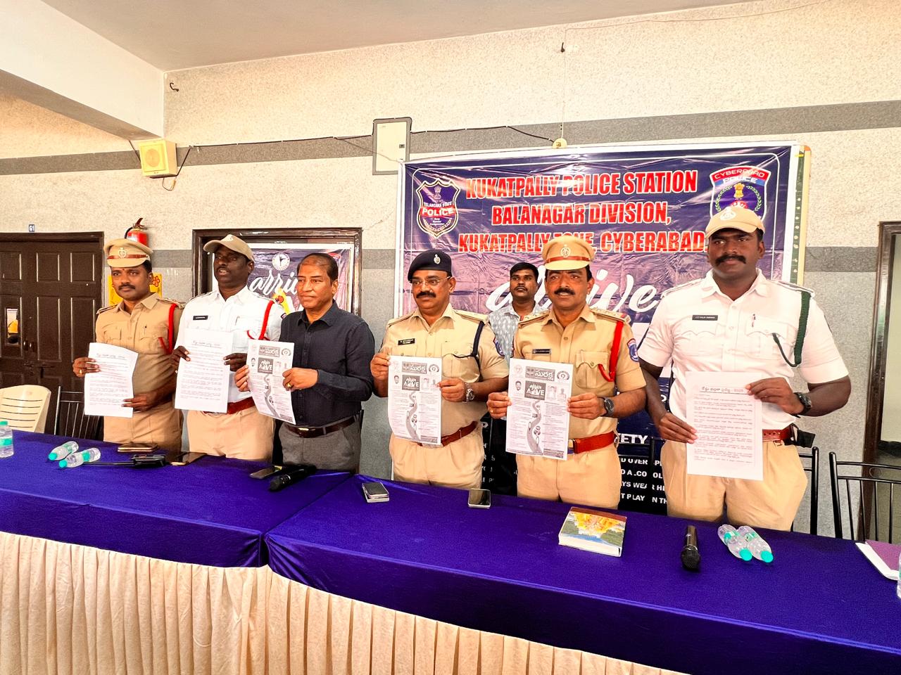 కూకట్పల్లి పోలీస్ స్టేషన్ పరిధిలో ‘ఆరైవ్ ఆలైవ్’ అవగాహన కార్యక్రమం