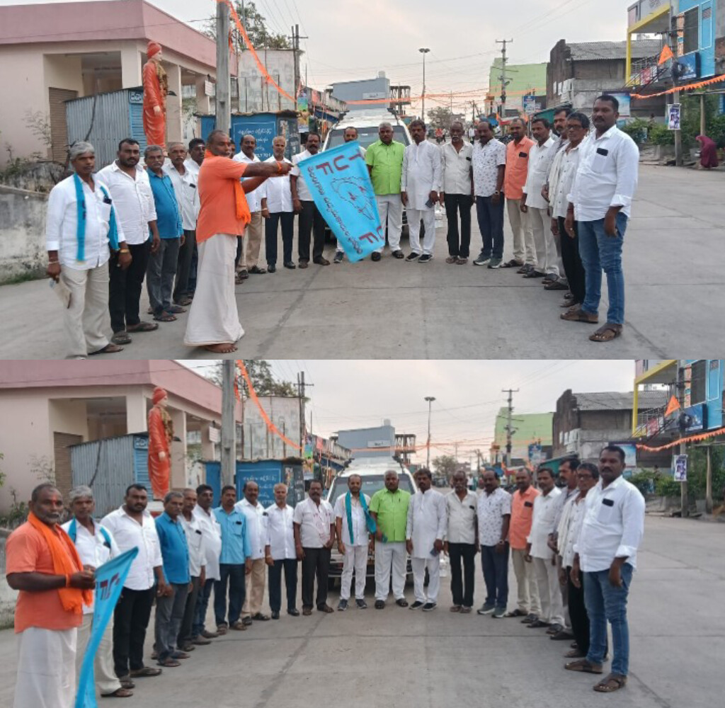 ..భారీ ఎత్తున హైదరాబాదులో జరిగే ఉద్యమకార్ల సదస్సు కు బయలుదేరిన ఉద్యమకారులు