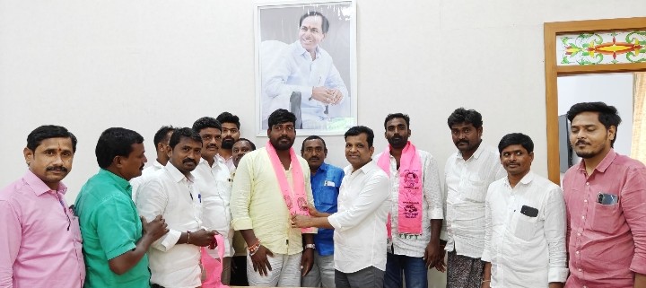 కాంగ్రెస్ పార్టీ నుండి బిఆర్ఎస్ పార్టీలో చేరికలు