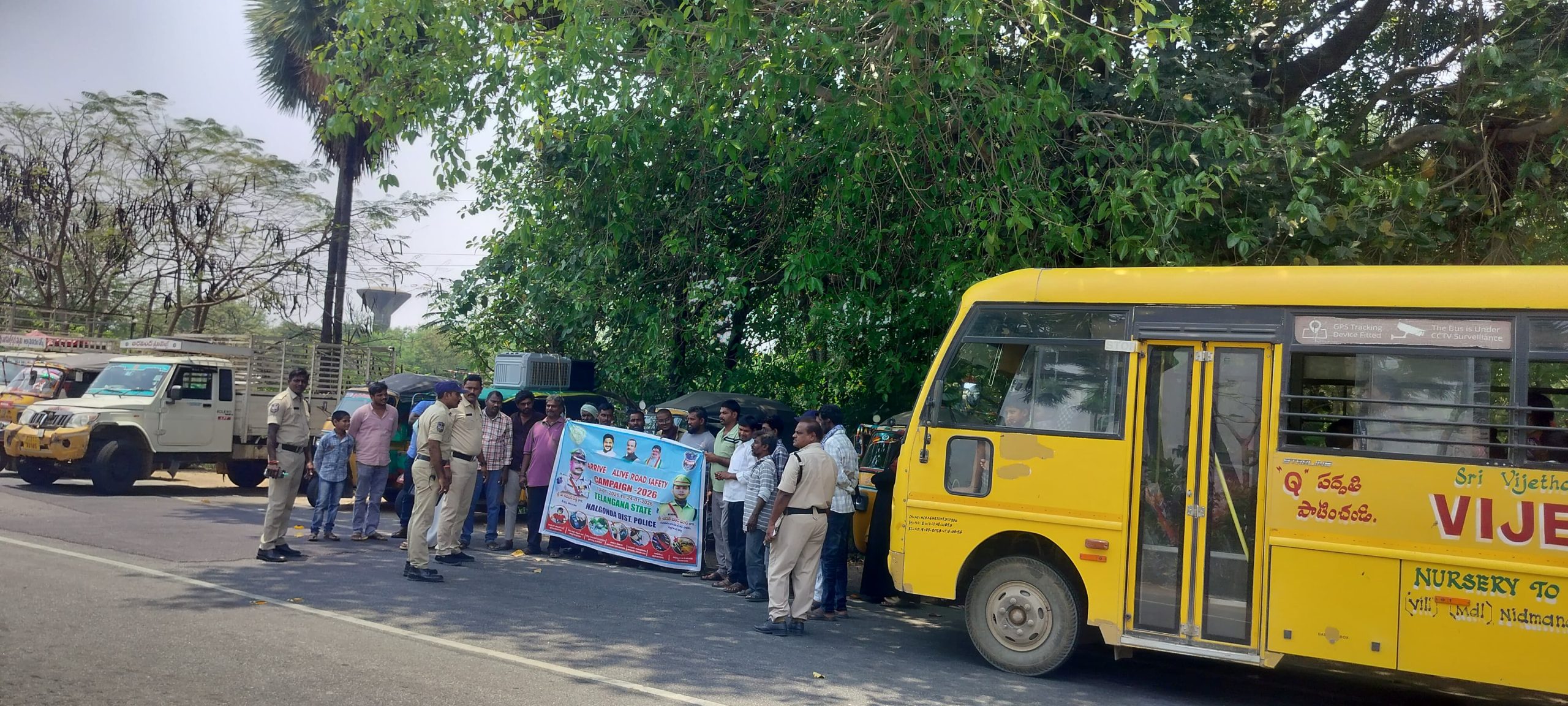 167 రహదారిపై వాహనదారులకు కౌన్సిలింగ్