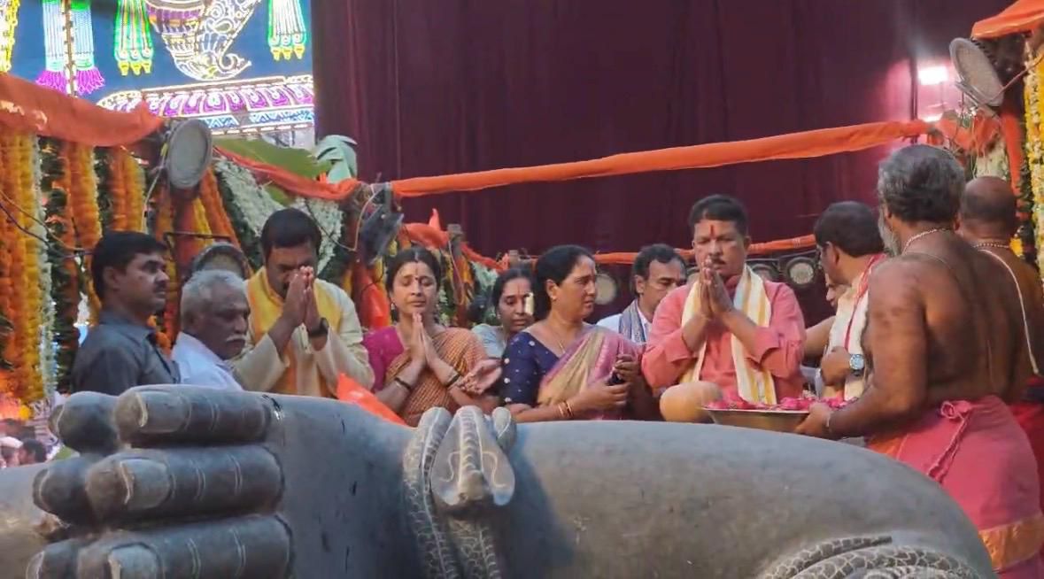 కూకట్పల్లి ప్రాంతం ఆధ్యాత్మిక ఉత్సాహంతో కలకడలాడింది స్థానిక శాసనసభ్యులు ఎమ్మెల్యే మాధవరం కృష్ణారావు