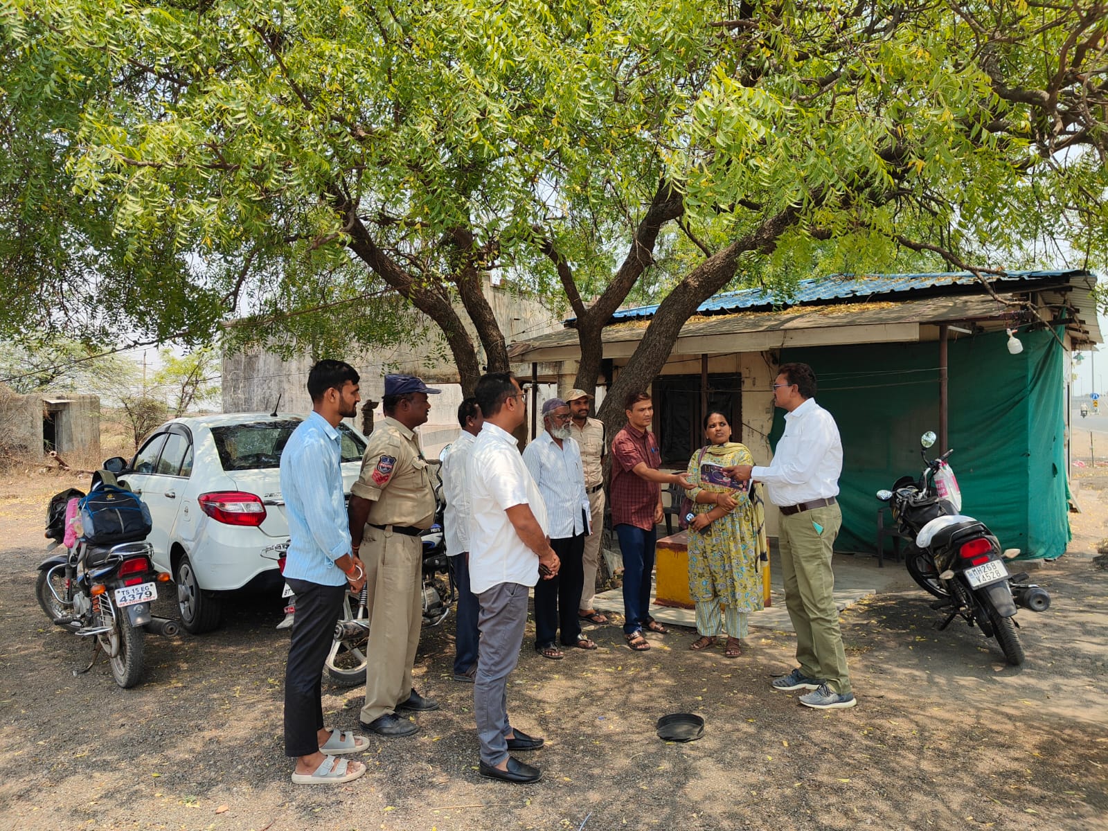 ఇతర రాష్ట్రాల సన్నం వడ్లు తెలంగాణ రాష్ట్రంలోకి రాకుండా పటిష్ట చర్యలు._కామారెడ్డి జిల్లా అదనపు కలెక్టర్ వి విక్టర్.